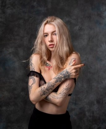 💋 В моих руках ты почувствуешь настоящую страсть и нежность. У меня есть фото, чтобы ты смог оценить все мои прелести. 📸 Также у меня есть отзывы, которые подтверждают мои навыки и качество услуг. 😍 Живу в Москве, поэтому если хочешь насладиться особыми моментами со мной, не упусти шанс встретиться. Я гарантирую конфиденциальность и полное удовлетворение. 🌟 Позволь мне показать тебе рай на земле, ты заслуживаешь самых незабываемых моментов! 💖 Руслана